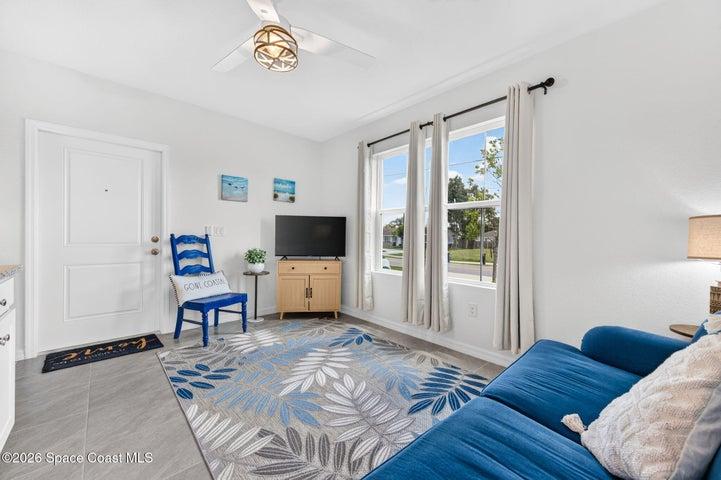 Guest suite living space