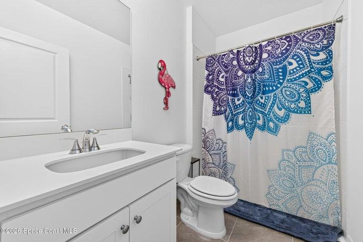 Guest suite bathroom