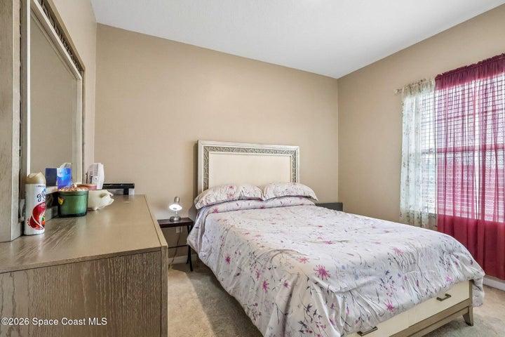 Front guest bedroom.