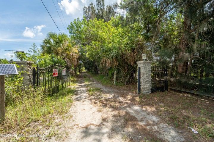 6715 Whispering Pines Lane, Grant, FL, 32949 photo 21