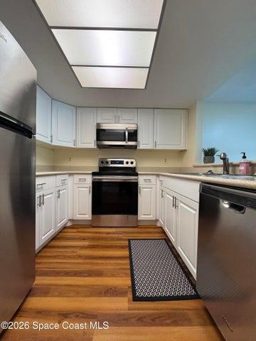 Large updated kitchen