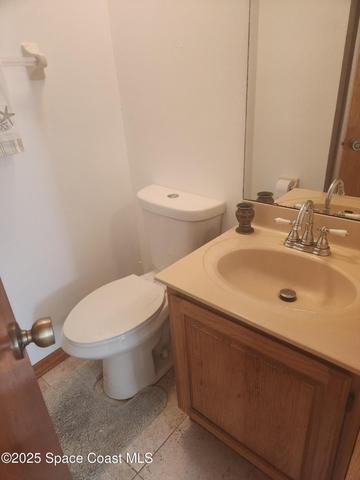 DOWNSTAIRS FULL BATH