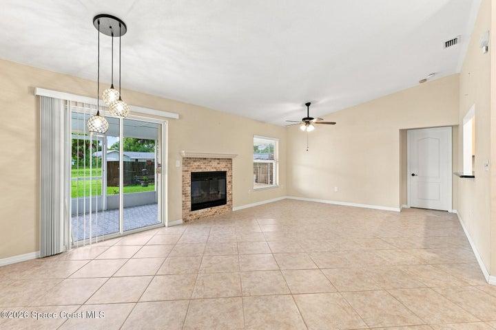 Living Room/Dining Room