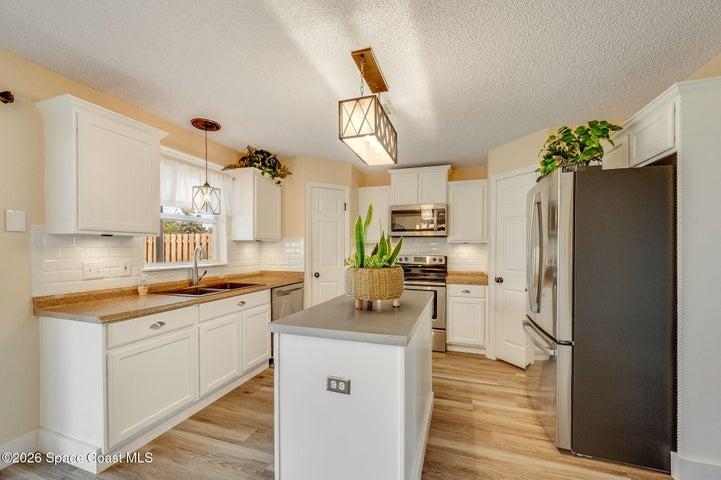 2250 Spring Creek Circle NE, Palm Bay, FL, 32905 photo 4