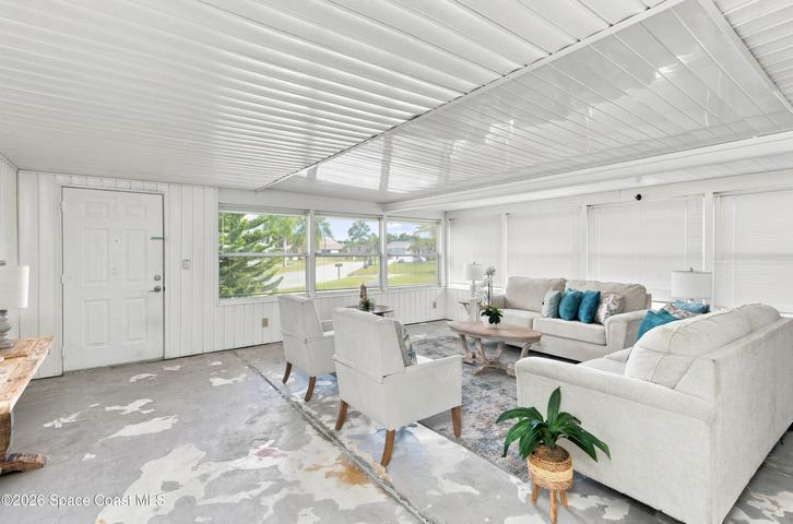 Sunroom (w/ partial blinds closed)