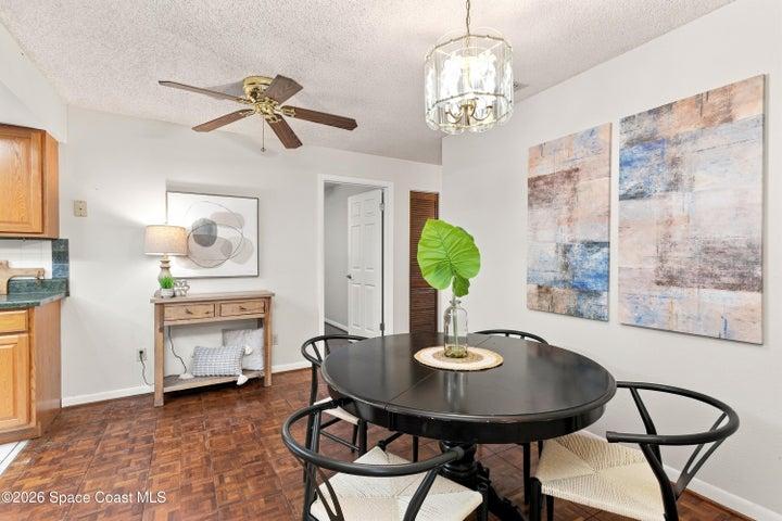 Kitchen/Breakfast Nook