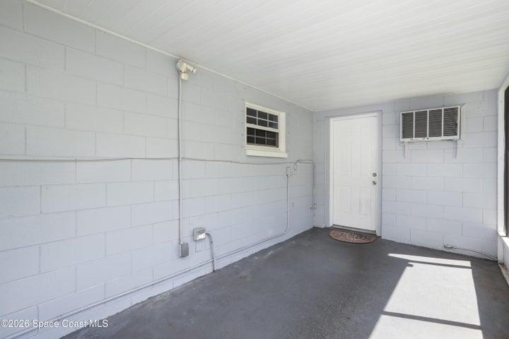 Rear Screened in Patio