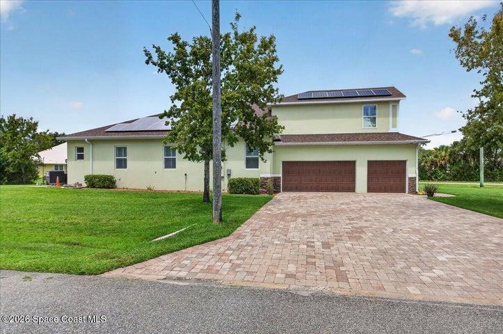LARGE OVERSIZED / DEEP GARAGE