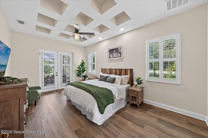 HUGE PRIMARY SUITE