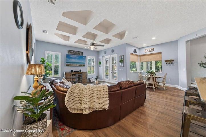 LIVING ROOM OFF KITCHEN
