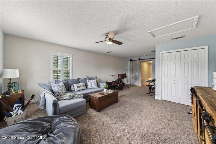 UPSTAIRS 5TH BEDROOM WITH FULL BATHROOM