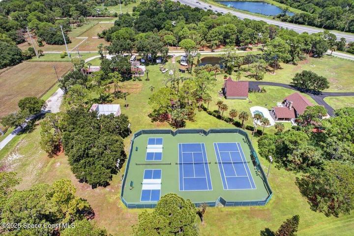 AMMENTIES PICKLE BALL & TENNIS