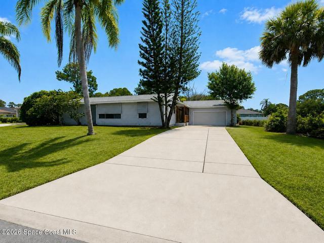 581 Borraclough Avenue NW, Palm Bay