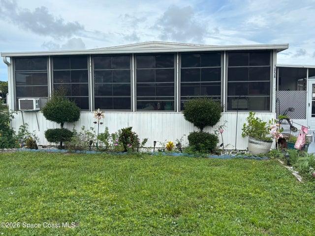 1056 Wood Court NE, Palm Bay