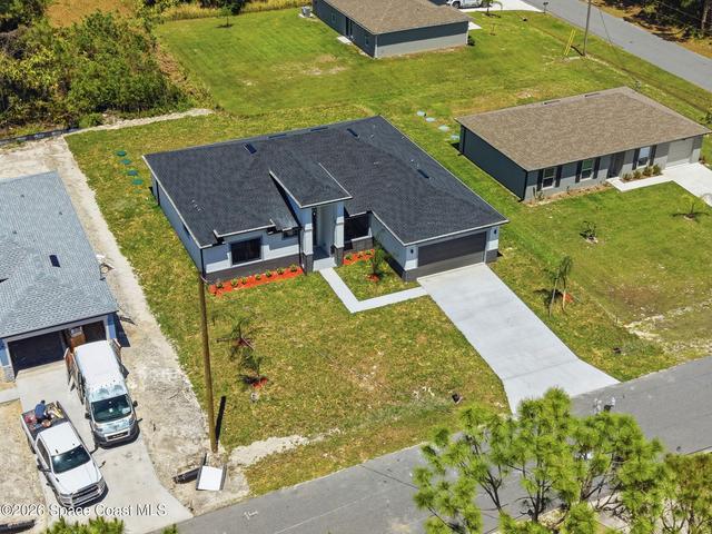 2861 Fontainebleau Avenue SE, Palm Bay