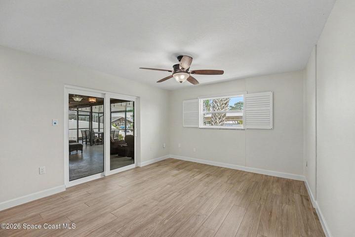 Unstaged Dining Room