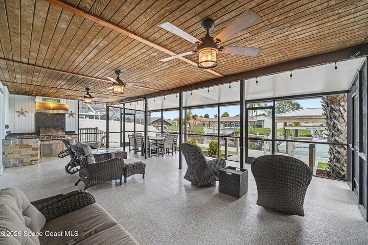 600 sq ft covered screened patio