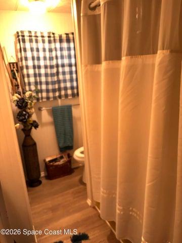 HALL BATH WITH BATHTUB