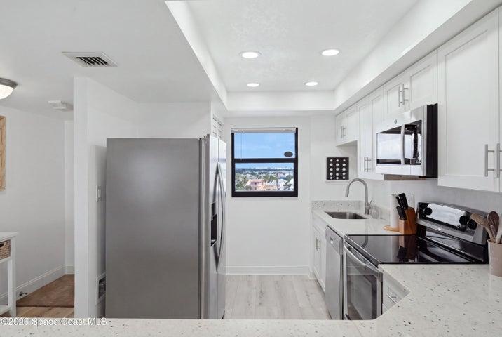 7520 Ridgewood Avenue 805, Cape Canaveral, FL, 32920 photo 9