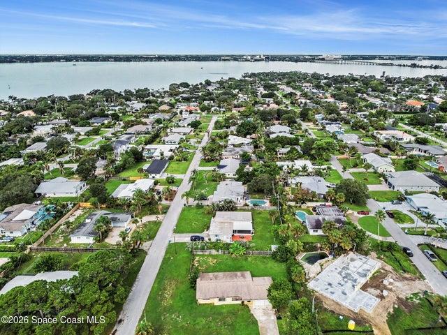 Blocks to the Indian River