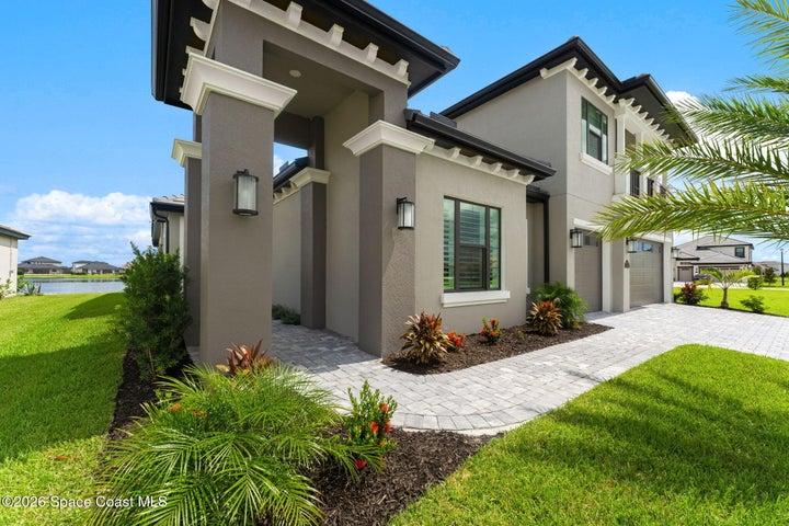 Well-maintained exterior showcasing pride of ownership