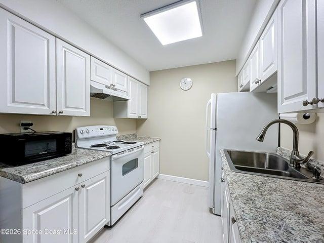 190 E Olmstead Drive F8, Titusville, FL, 32780 photo 12