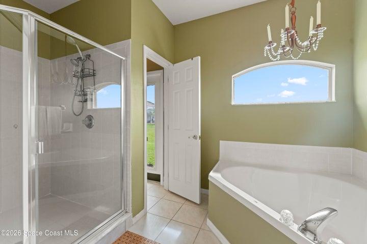 Master Bathroom - downstairs