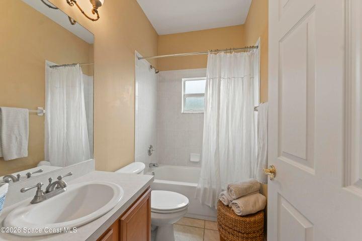 Spare Bathroom- downstairs