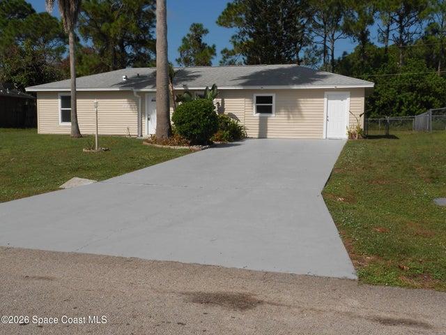 308 Vin Rose Circle SE, Palm Bay