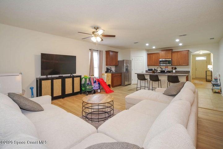 4283 Starling Place, Mims, FL, 32754 photo 9
