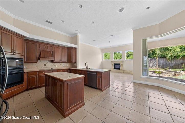 Large Kitchen