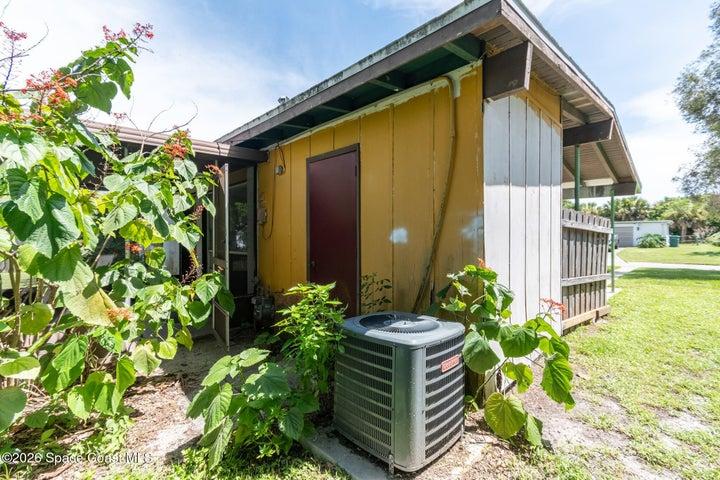 2310 Canterbury Lane, Melbourne, FL, 32935 photo 56