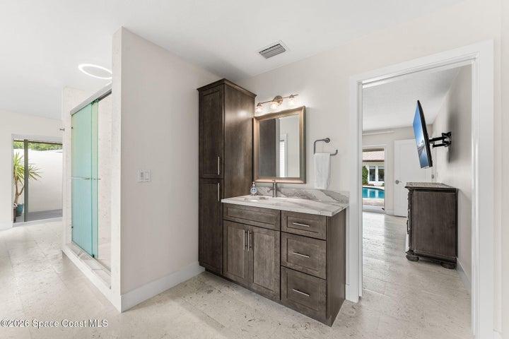 Primary En-Suite