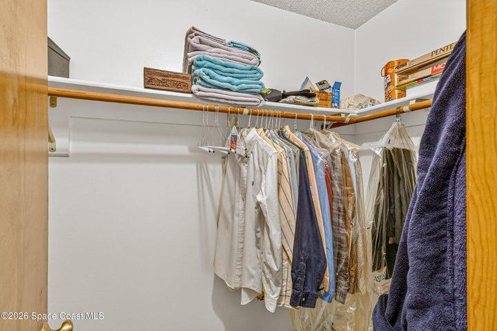 Primary bedroom's walk-in closet