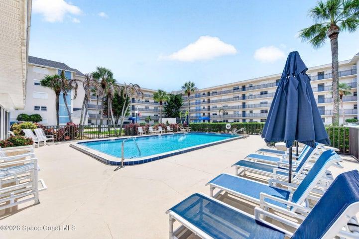 All season pool - heated in the cooler months