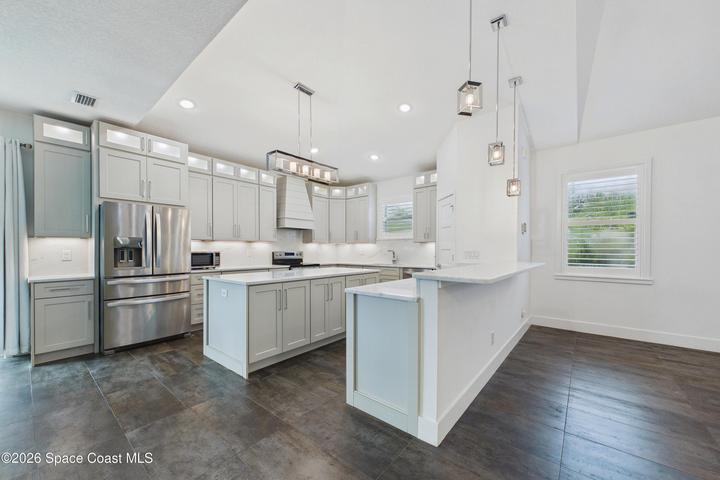 2094 Hyde Parkway, Melbourne, FL, 32901 photo 2