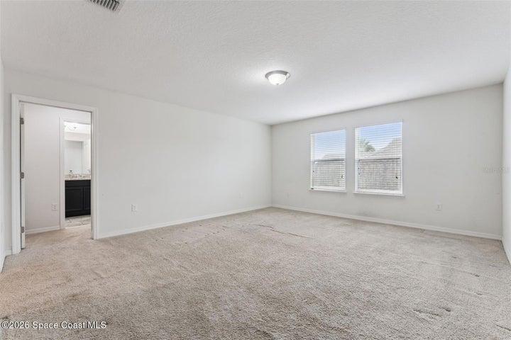 Large Second Living Area – Endless Possibilities