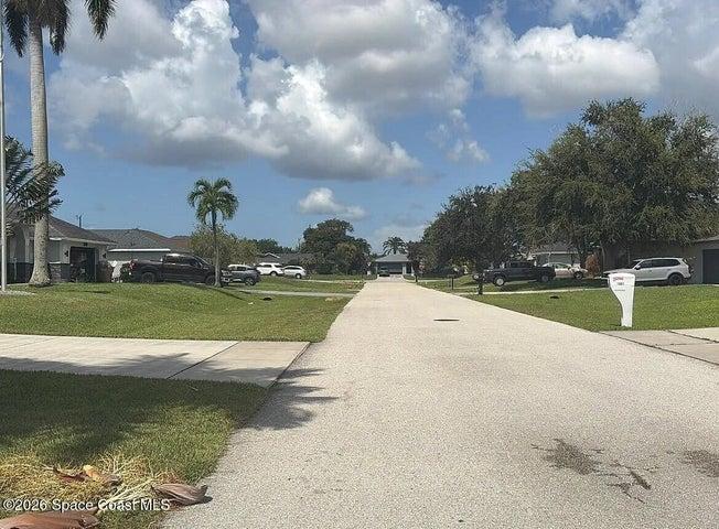 930 SW 33rd Terrace, Cape Coral, FL, 33914 photo 4
