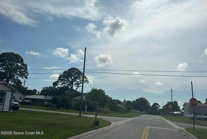 7990 50th Avenue N, St. Petersburg, FL, 33709 photo 4