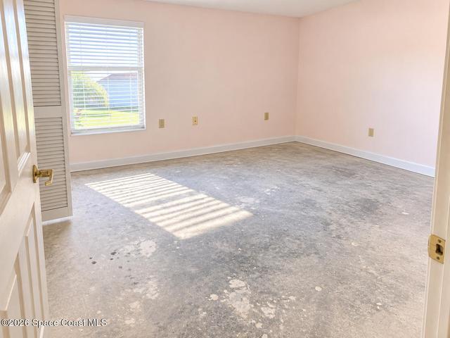 (Extra brand new flooring to match laminate in other bedrooms / house is there - neat & in original boxes).
