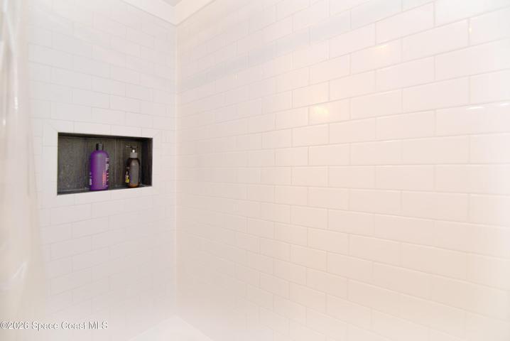 Niche for shampoo and soap