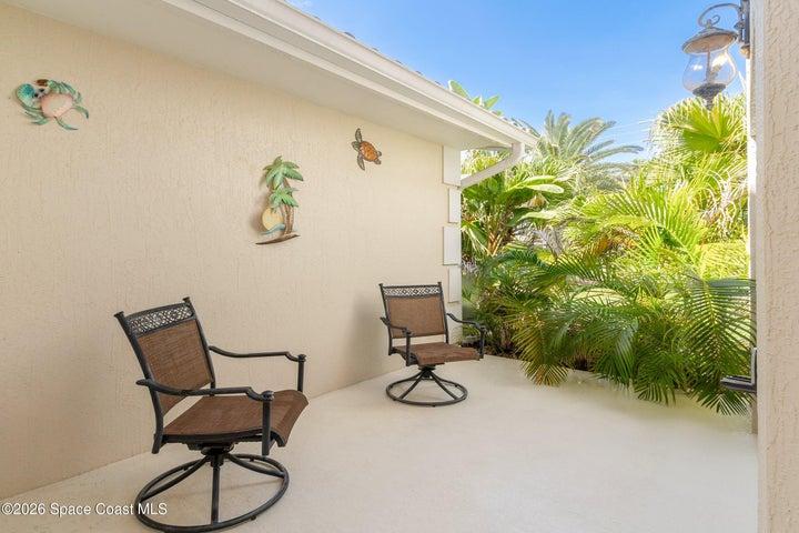 Private courtyard of front porch. Second BR opens to this courtyard.