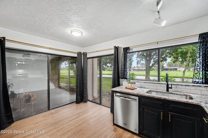 Eat-in Kitchen w golf course views