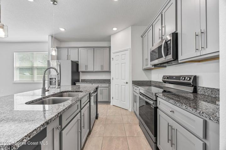 4090 Heath Place, Titusville, FL, 32796 photo 5