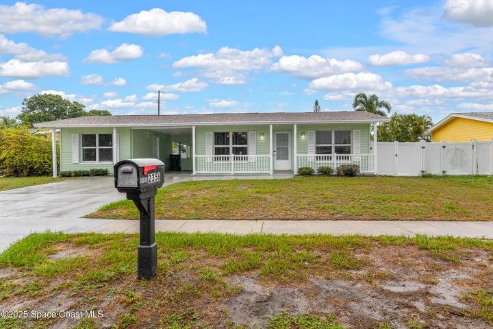 2356 Lakeview Drive, Melbourne, FL, 32935 photo 2