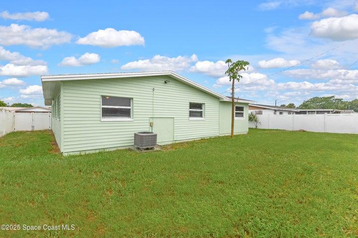 2356 Lakeview Drive, Melbourne, FL, 32935 photo 9