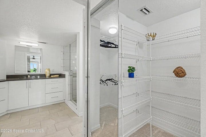 Primary / Closet