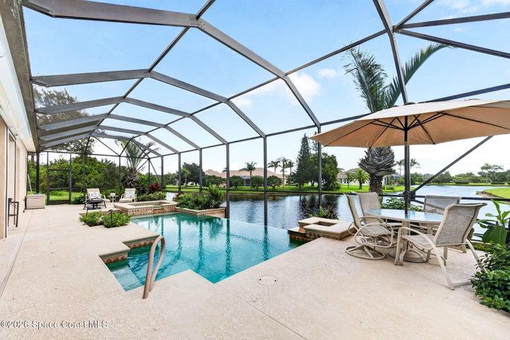 Lakefront with Pool & Spa!