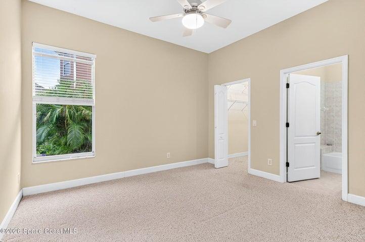 Bedroom 2 - ensuite