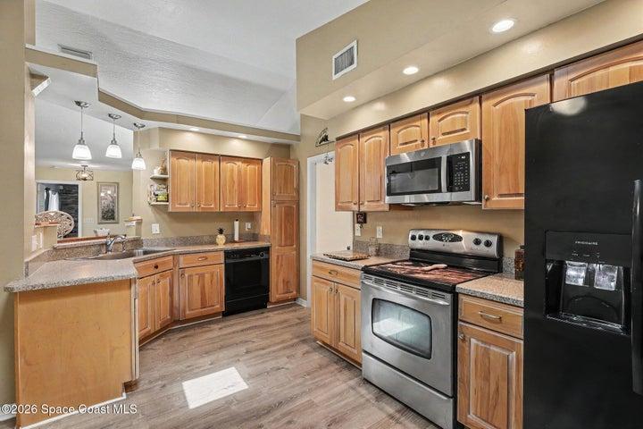 594 Pine Forest Court, Melbourne, FL, 32940 photo 9